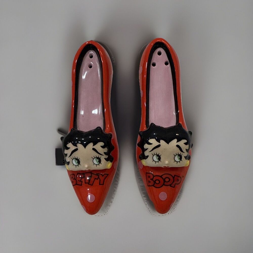 👠 Betty Boop High Heel Shoe Salt & Pepper Shakers 💋 Red Polka Dot Ceramic 5”